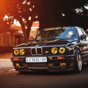 BMW E30 желтые фары